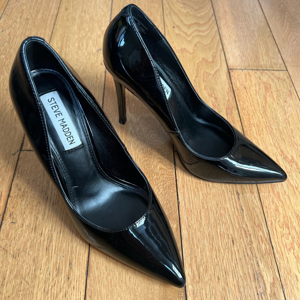 Steve Madden Evelyn pointe toe stiletto pump heels in patent leather, size 6